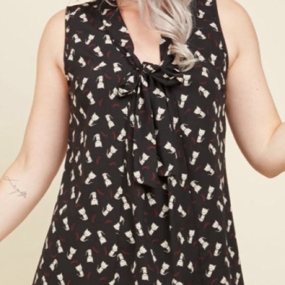 Modcloth Tops - Modcloth Miami Moments top in Feline Appetite